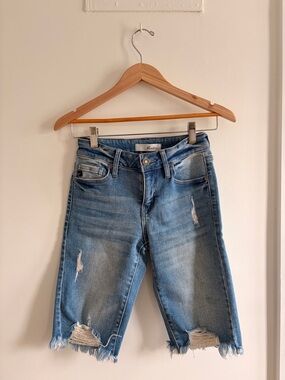 KanCan Light Blue Distressed Cropped Jeans